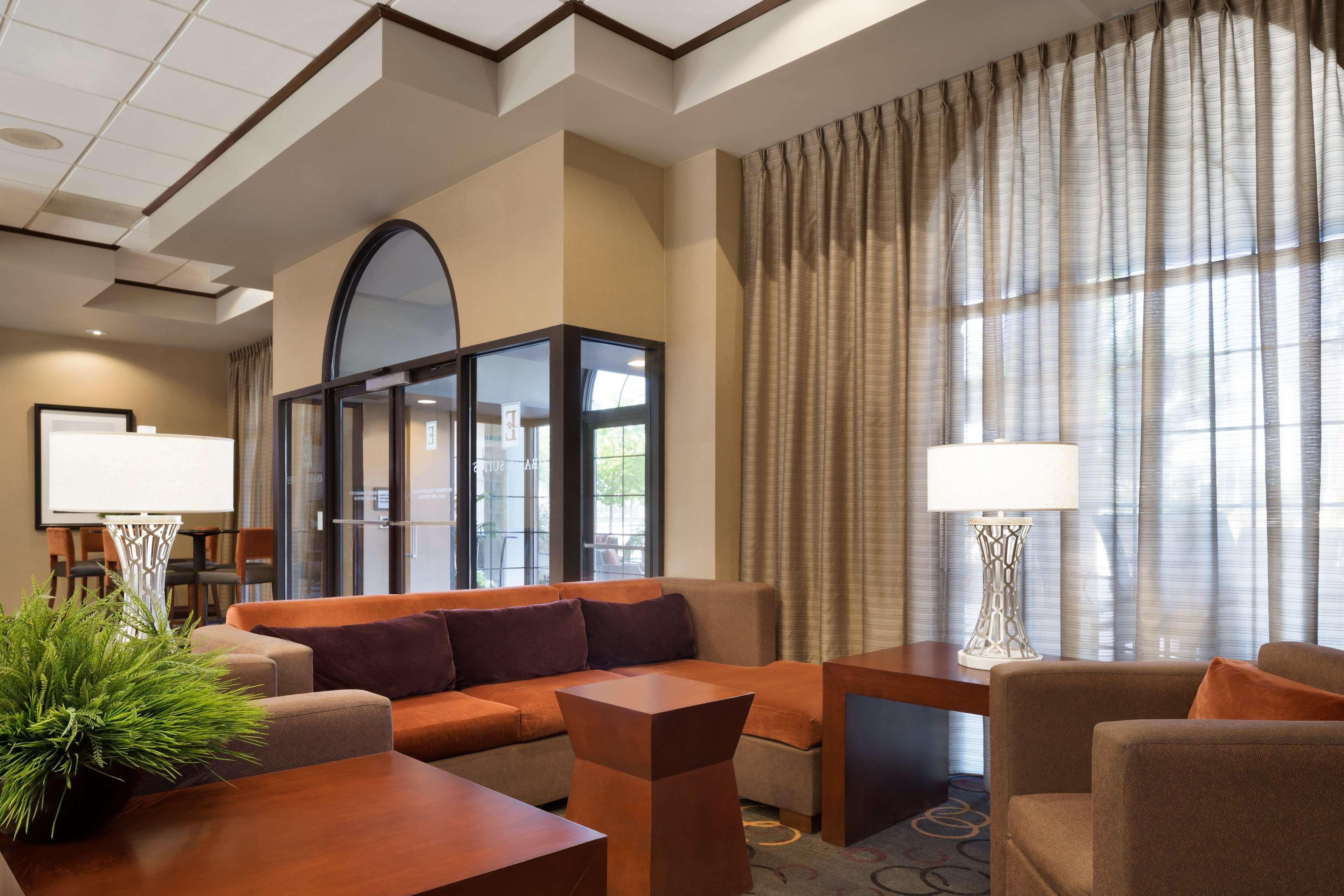 Embassy Suites Des Moines Downtown Ngoại thất bức ảnh