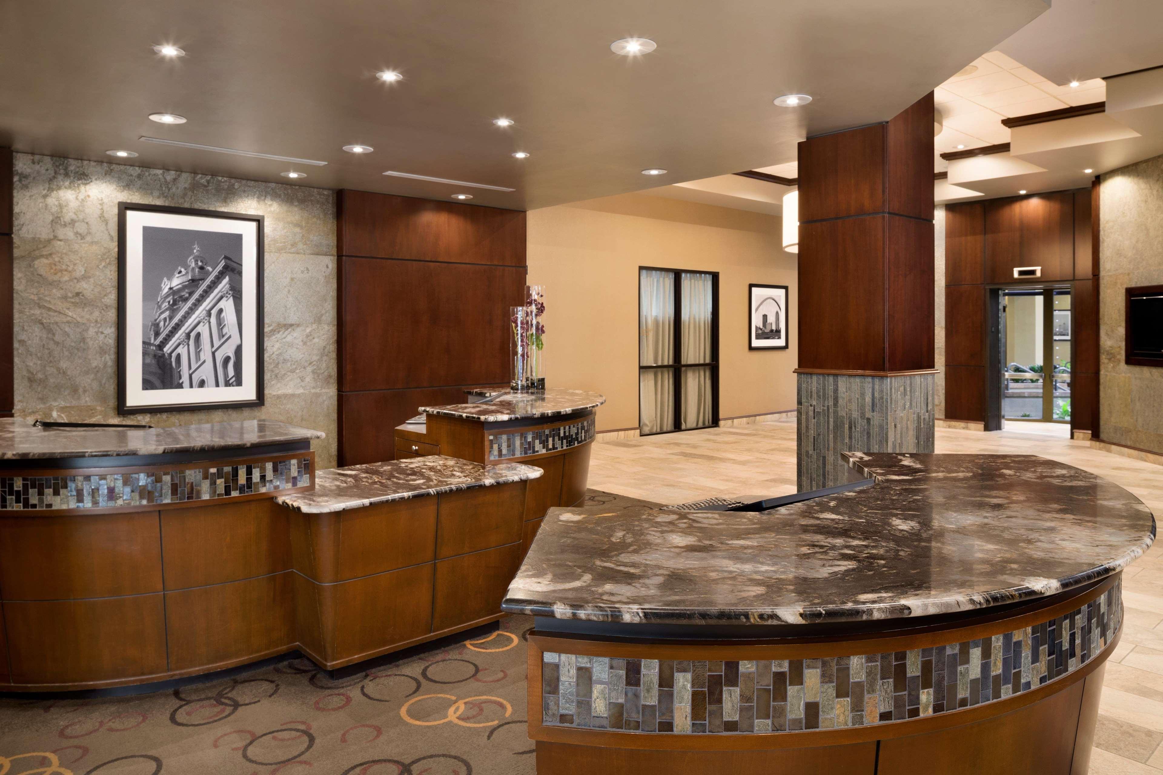 Embassy Suites Des Moines Downtown Ngoại thất bức ảnh