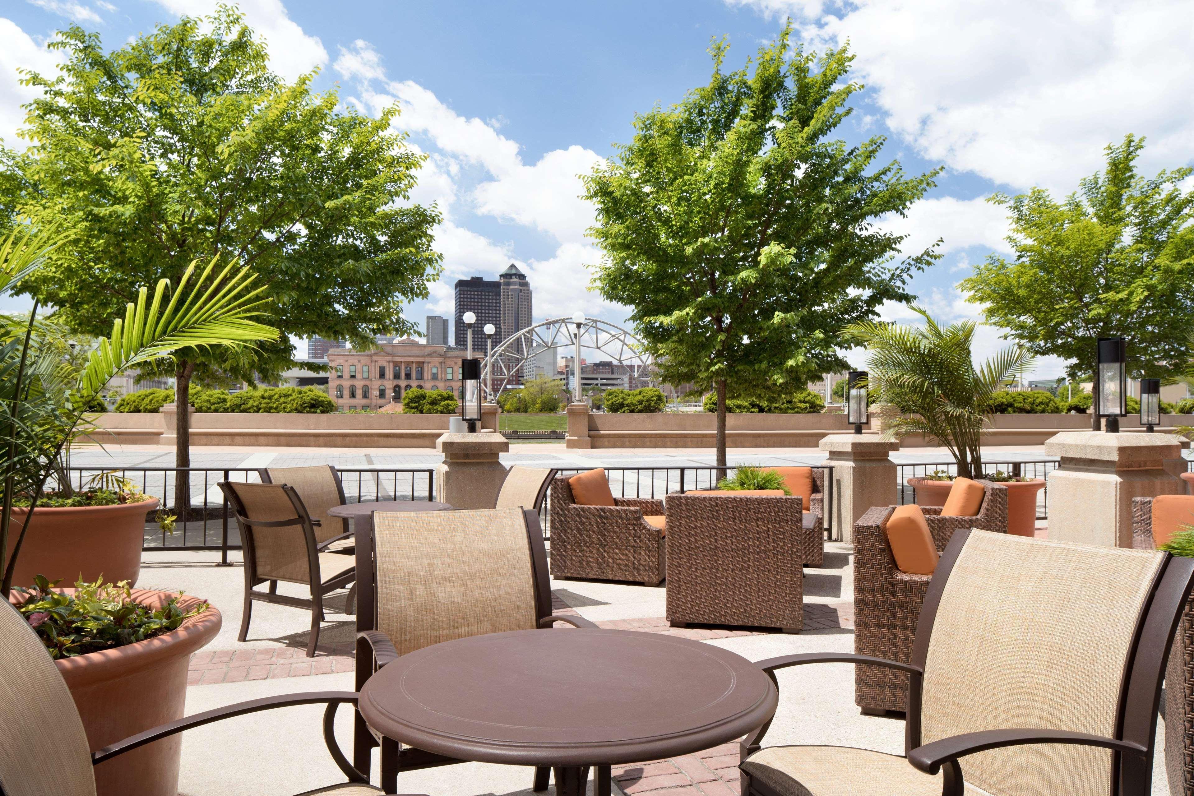 Embassy Suites Des Moines Downtown Ngoại thất bức ảnh