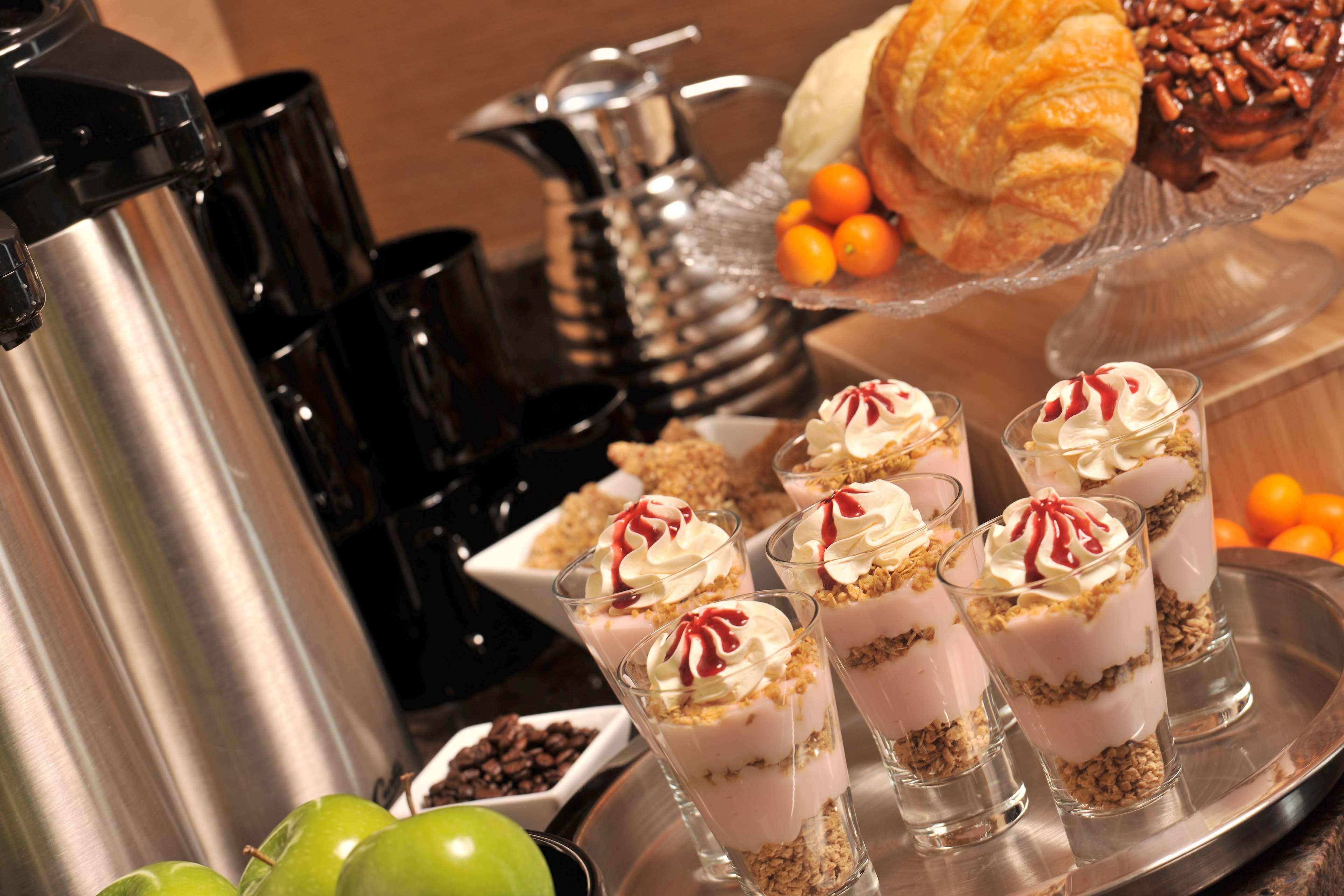 Embassy Suites Des Moines Downtown Ngoại thất bức ảnh