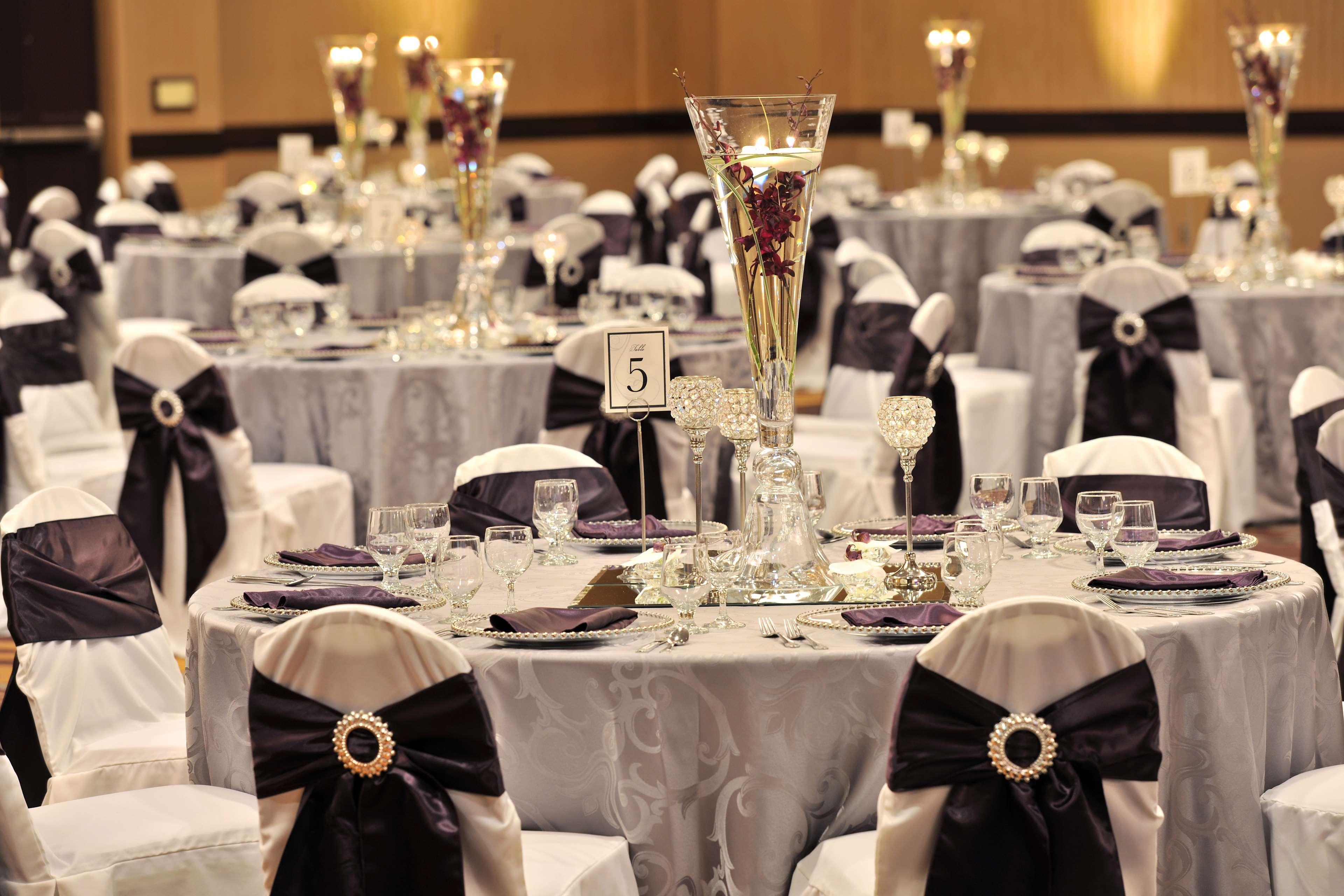 Embassy Suites Des Moines Downtown Ngoại thất bức ảnh