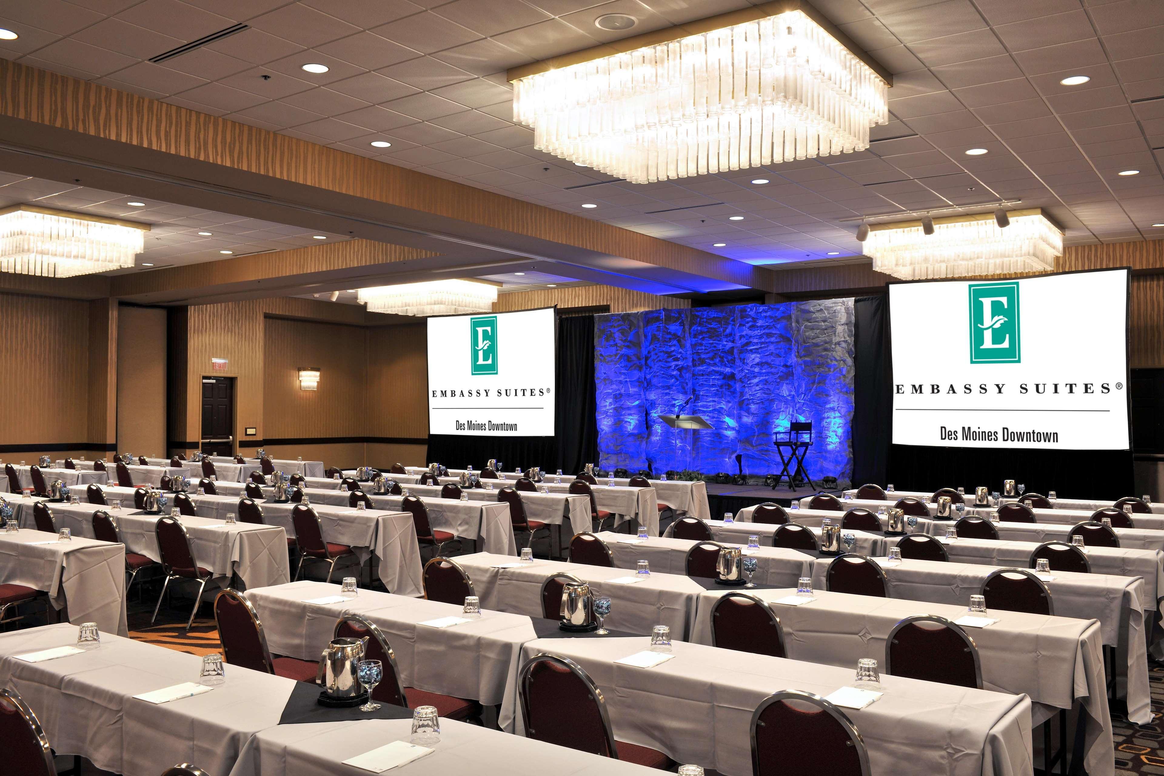 Embassy Suites Des Moines Downtown Kinh doanh bức ảnh