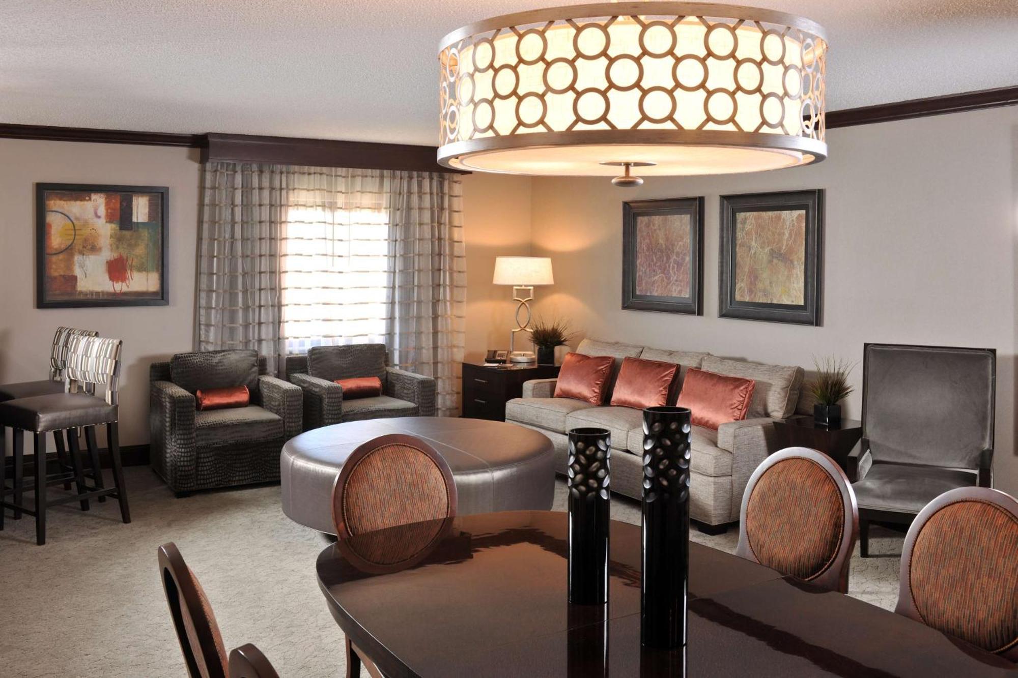 Embassy Suites Des Moines Downtown Ngoại thất bức ảnh