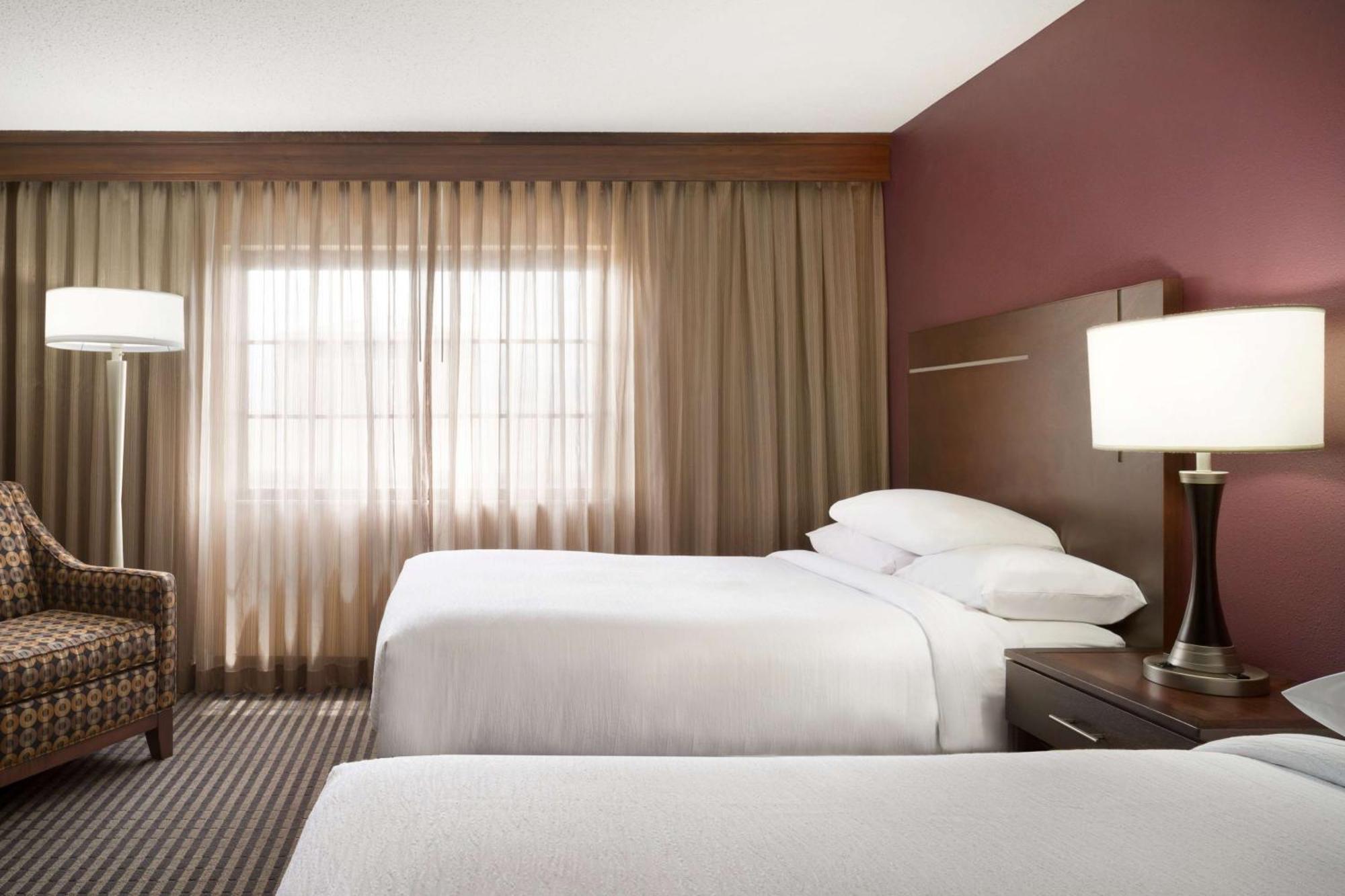 Embassy Suites Des Moines Downtown Ngoại thất bức ảnh