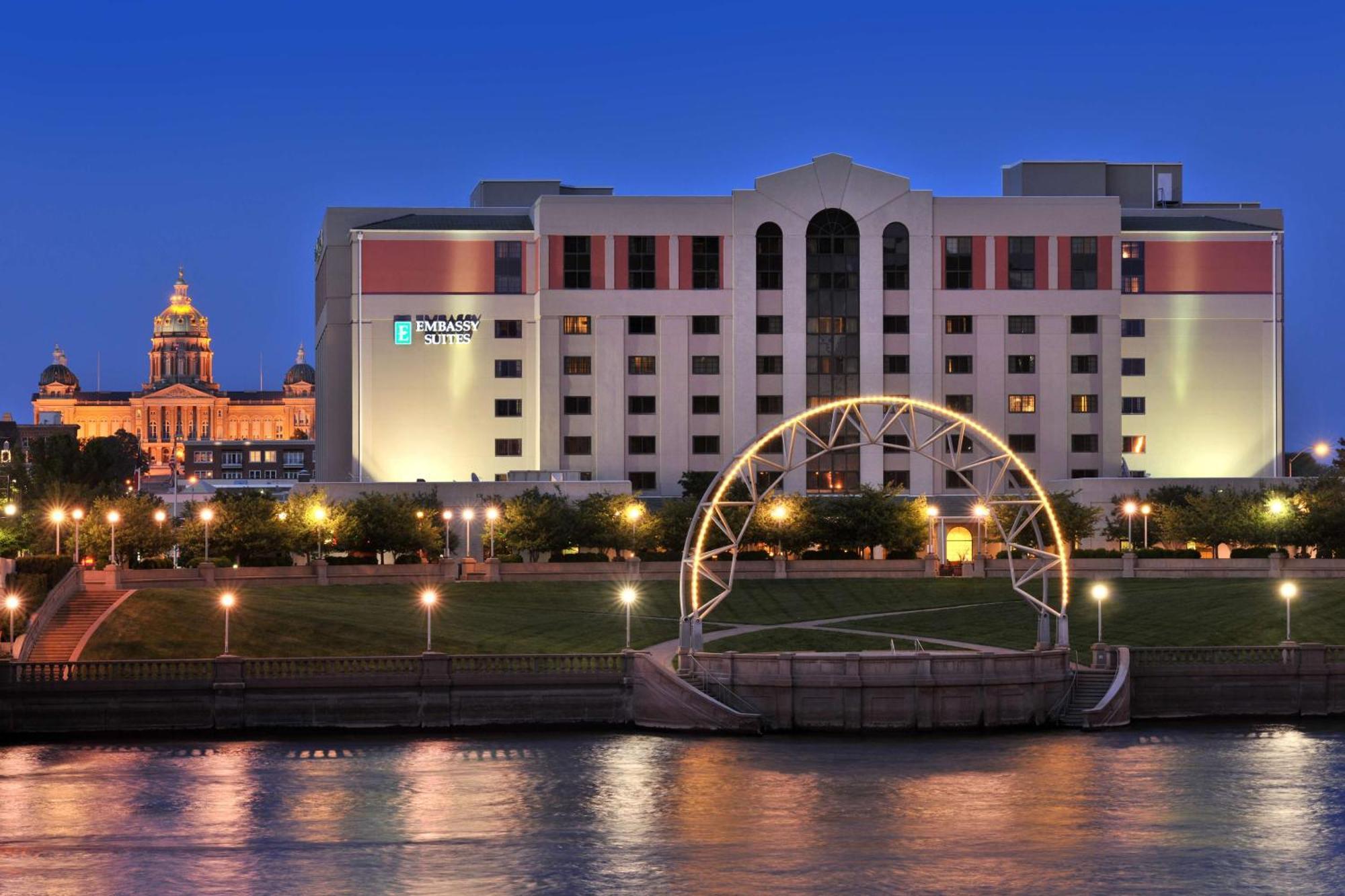 Embassy Suites Des Moines Downtown Ngoại thất bức ảnh